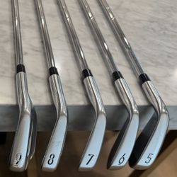 Titleist T100 / T200 - 5-9 Iron Set - X Stiff Flex