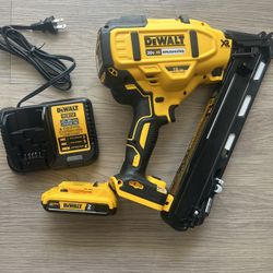 DEWALT 20V MAX XR Lithium-Ion Cordless 2-1/2 in. 15-Gauge Finish Nailer Kit with 2.0Ah Battery, Charger