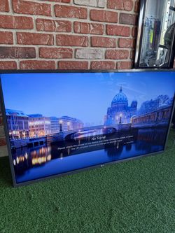 LG 43” 4K UHD Smart TV – Excellent Condition