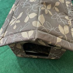 Cat home Medium