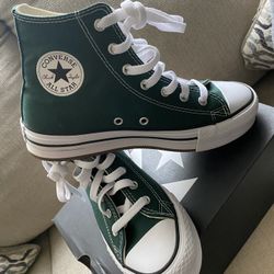 New Converse Shoes 👟 Size 4.0 Y