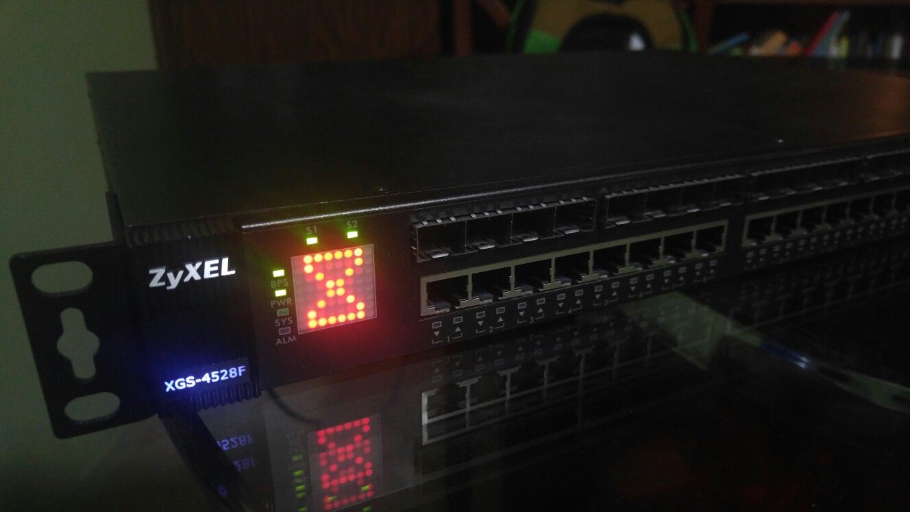 Zyxel XGS-4528F Distribution Switch Ethernet Fiber