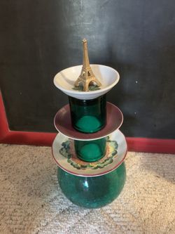 Eiffel Tower totem green