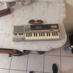 Small Vintage Casio Keyboard
