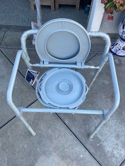 BRAND NEW COMMODE SIT & LID MAXIMUM WEIGHT 350 POUNDS