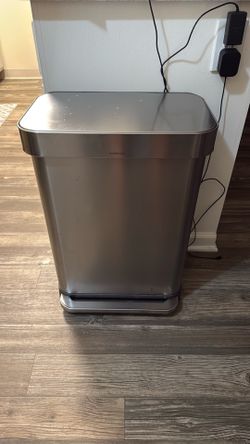 Simplehuman trash can
