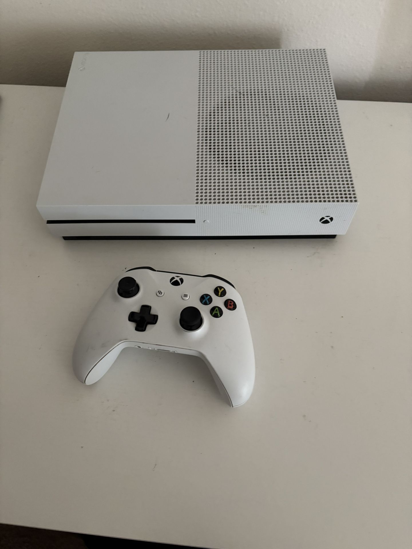 Xbox One S +B04