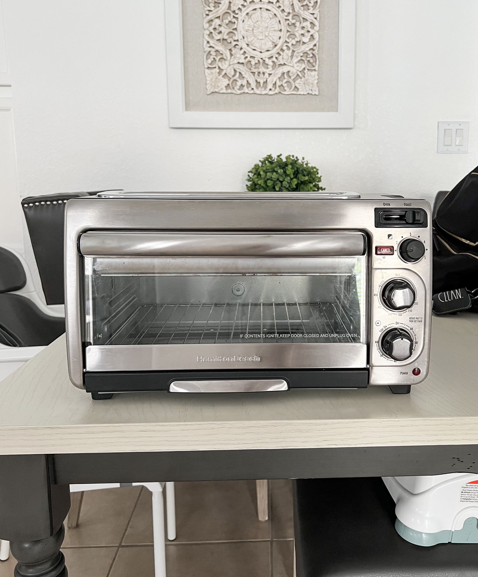 Hamilton Beach 2 in 1 Countertop Oven Dual Two Slice Toaster Stainless  Steel for Sale in Miami, FL - OfferUp