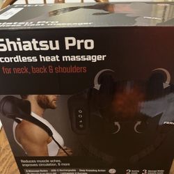 Shiatsu Back, shoulder and Neck Massager, Cordless Shoulder Massager with Heat, 