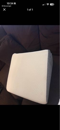 Bed Wedge Pillow with High Density Foam for versatile support