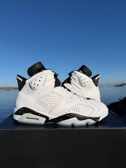 Air Jordan retro 6 Oreo Size 9 .5