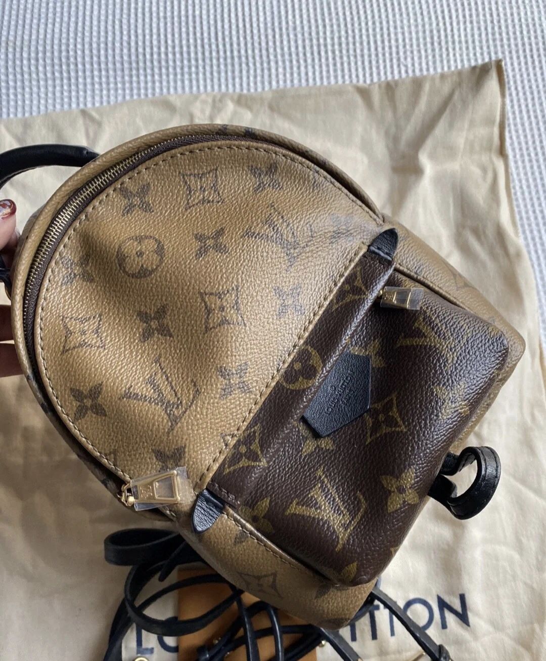 Classic and fashionable women's backpack