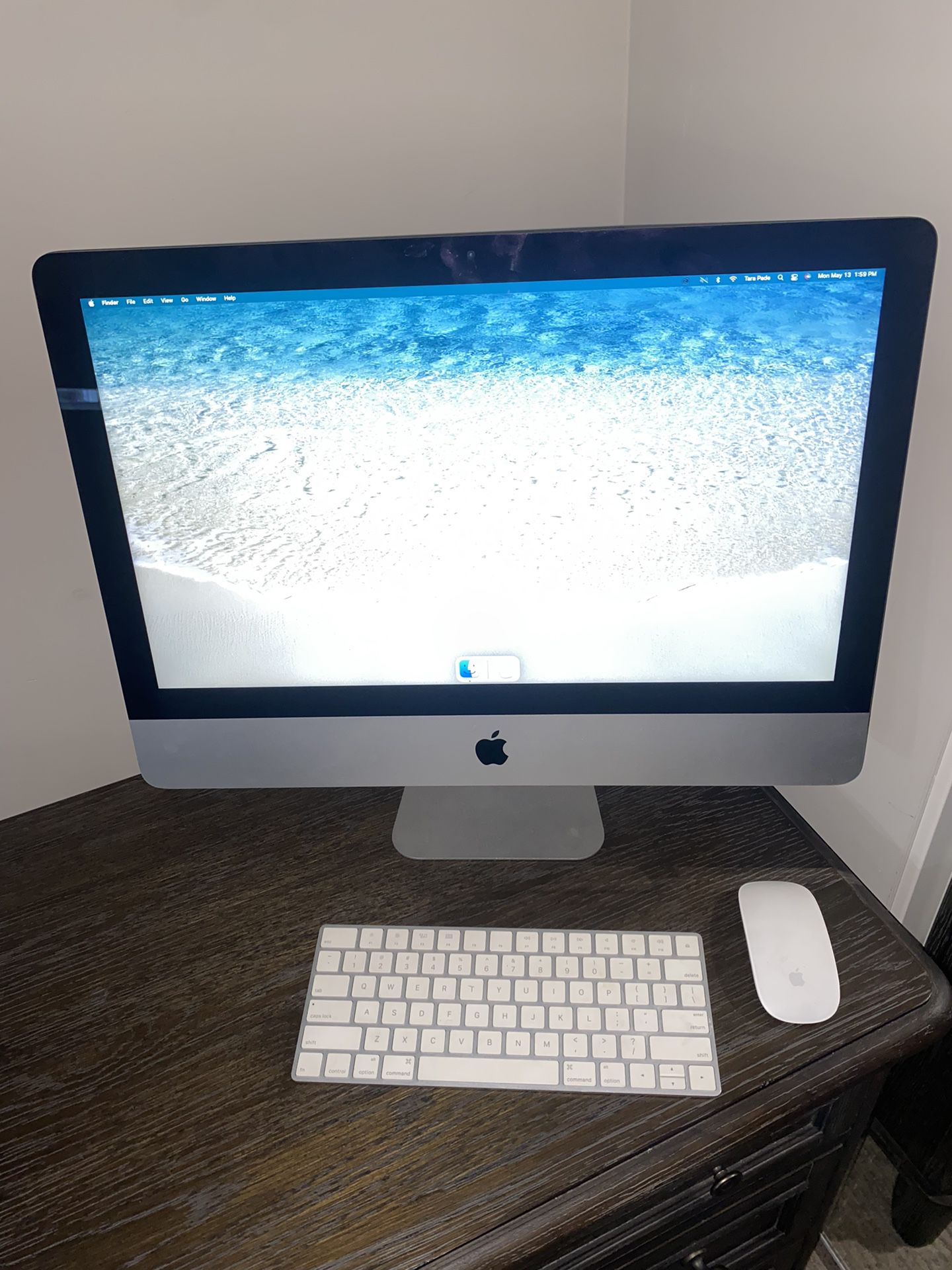 21.5” IMAC Desktop Computer 
