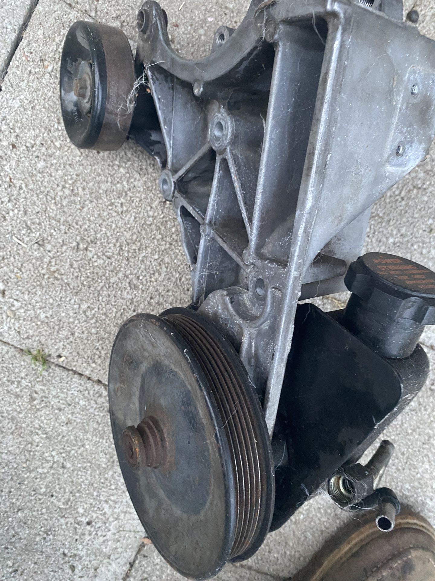 99-06 Chevy Altenator Assembly