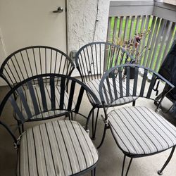 Outdoor Metal Patio Chairs  Set Of 4 Pickup This Weekend 