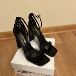 Women’s Black Dress Shoes Size 7.5 NEW Never Worn