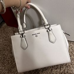 Micheal Kors Purse 