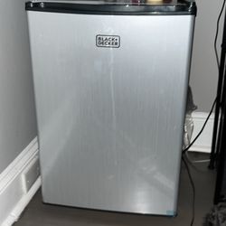 Mini Fridge 