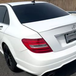 Selling Mercedes Benz C300 4Matic Sports 2014 $7,000