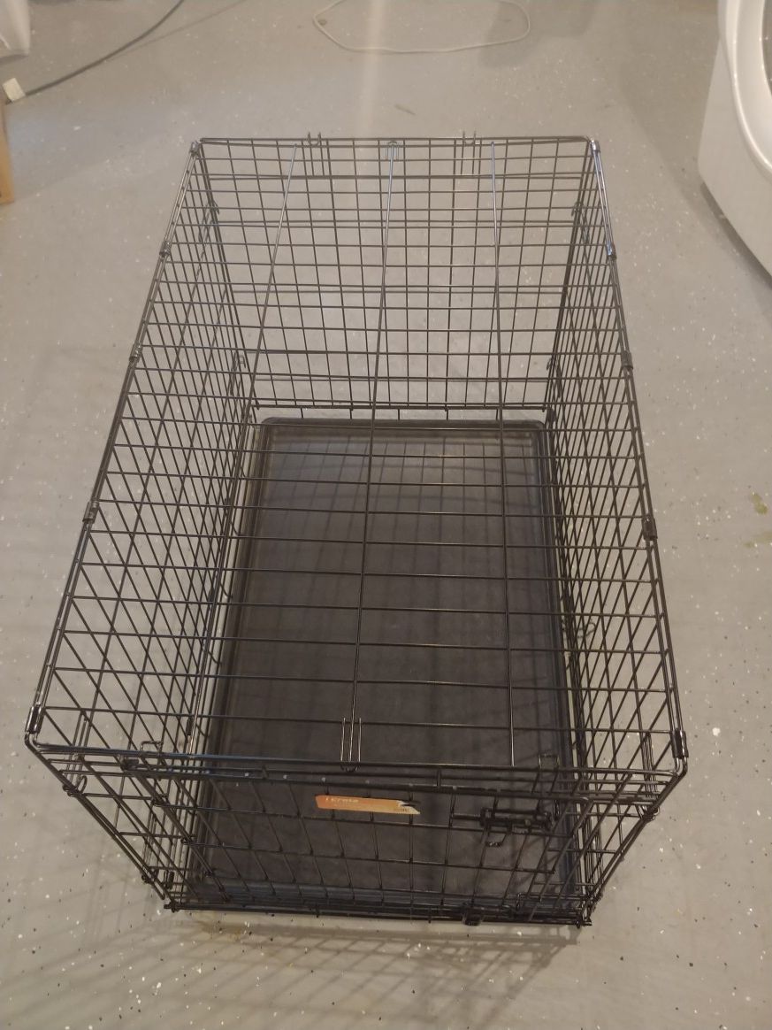 Medium size foldable dog crate