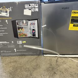 New In Box Whirlpool Compact Refrigerator 2.7cu.ft Must Pickup