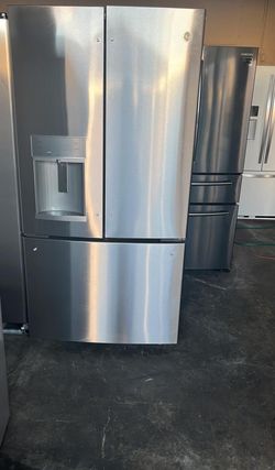 GE  33" 3-Door Stainless Steel Refrigerator Fridge
