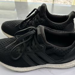 Adidas Ultraboost Shoes (SIZE 7.5 WOMEN)