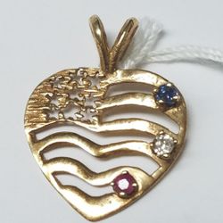 14k Yellow Gold Heart Shaped Stars & Stripes (American Flag) Theam