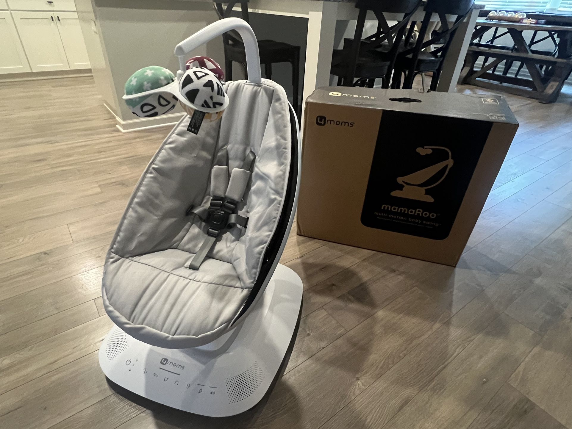 4moms Mamaroo Multi-motion Baby Swing