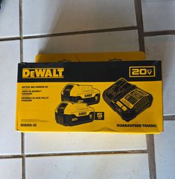 DEWALT 20V MAX Lithium-Ion Battery 2-Pack, 5.0 Ah (DCB205-2c)