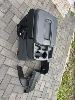 2021 chevy silverado center console