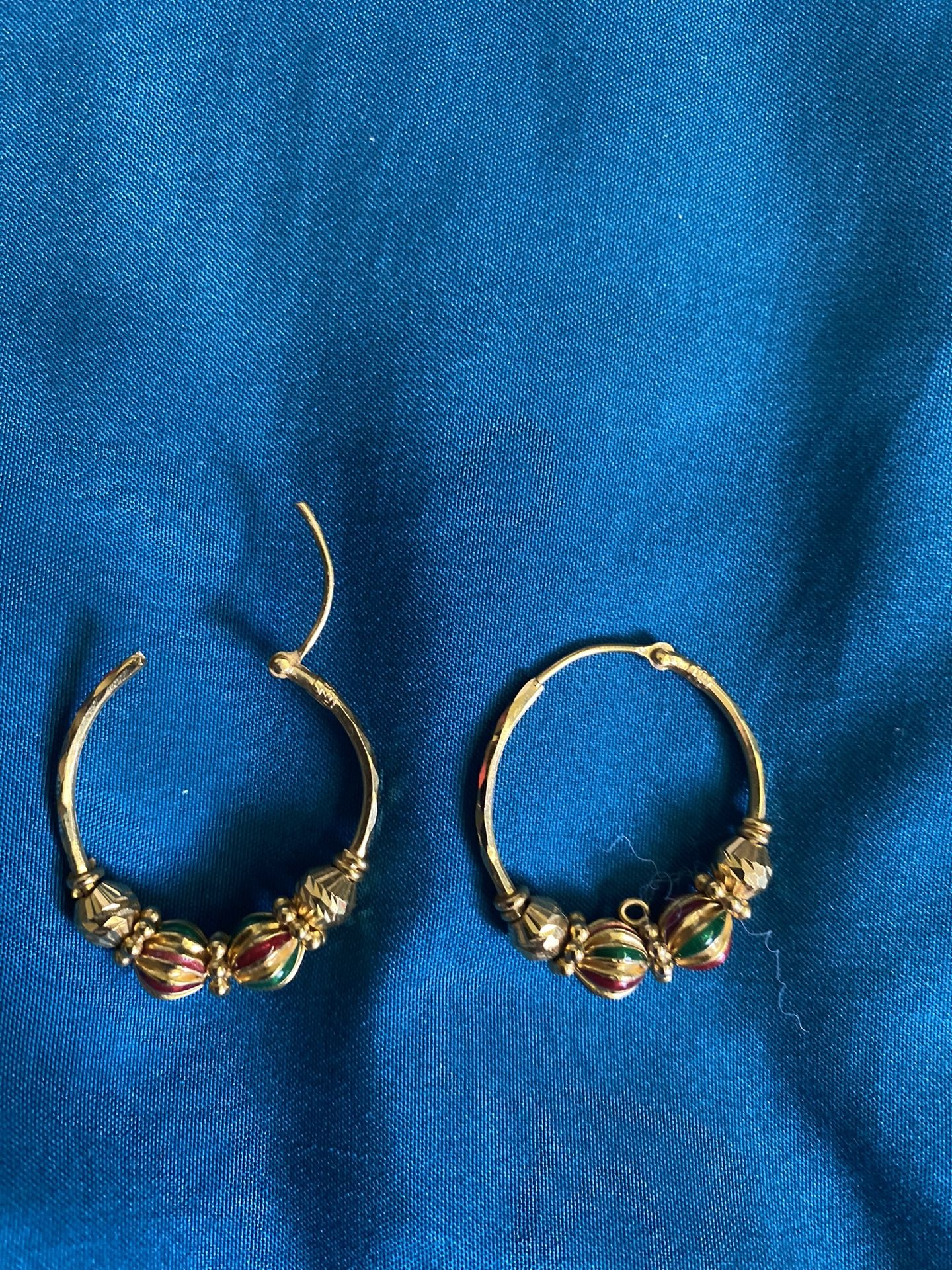 Dry Heavy Yellow Gold 22Krt Ear Rings. All Gold From India.