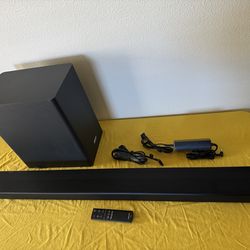 Samsung HW-Q60R/ZA 360W Harman Kardon 5.1 soundbar and subwoofer in good working condition
