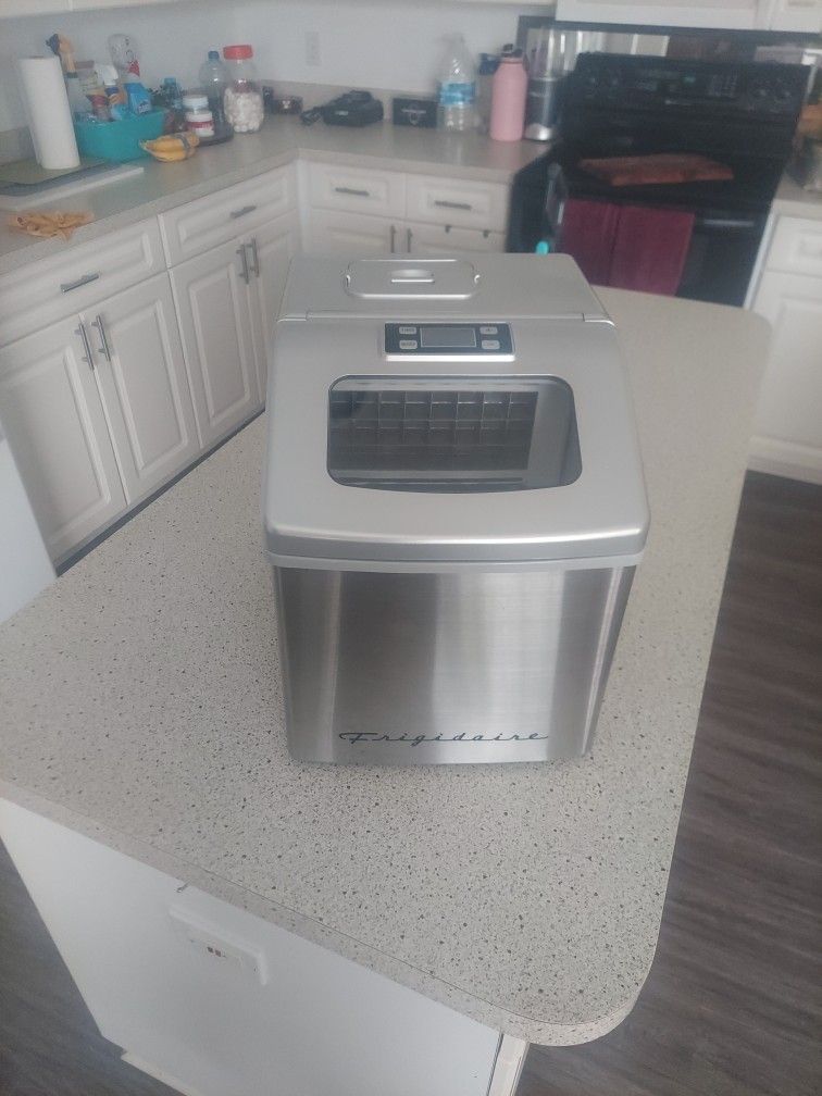 Frigidaire Ice Maker