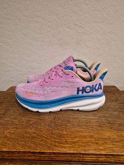 Hoka One One Clifton 9 Athletic Running Shoes 
Women's Size US 10B