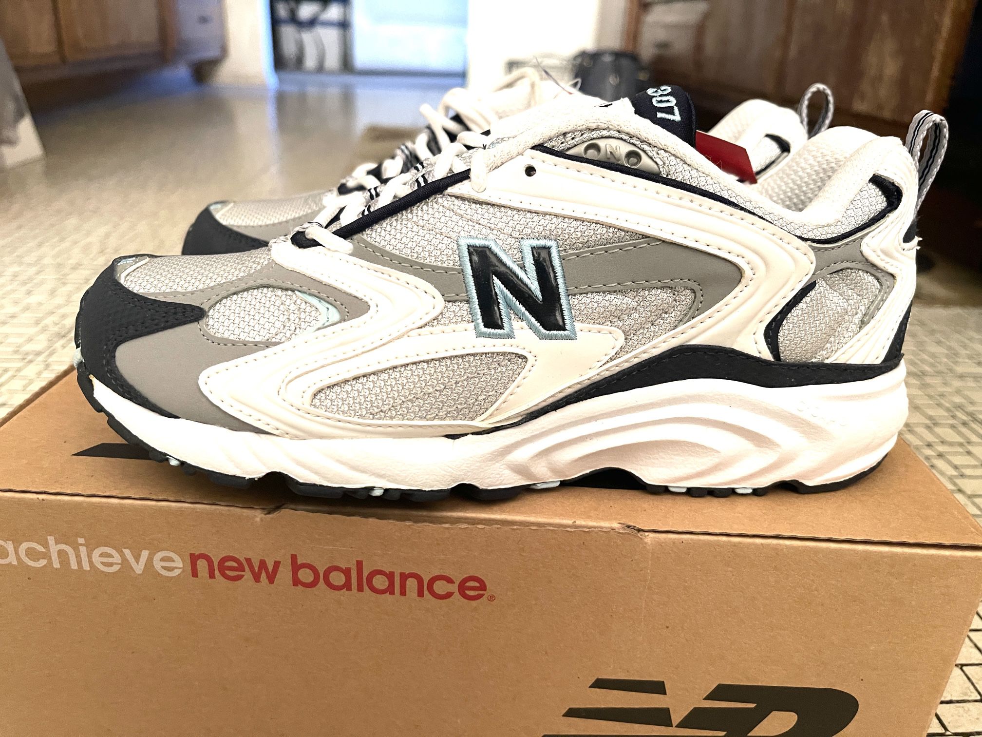 New Balance 307 Shoes Woman’s Size 7 for Sale in San Diego, CA - OfferUp
