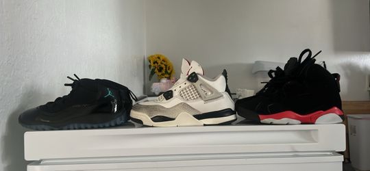 Kids Jordan shoes size 11c