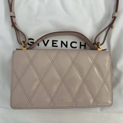GIVENCHY Goatskin Quilted GV3 Strap Wallet Pale Pink
