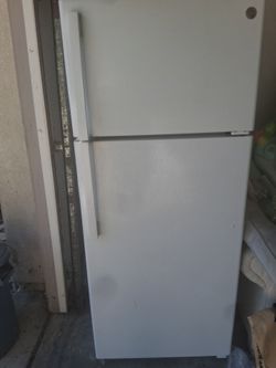 GE Fridge Apartment Size