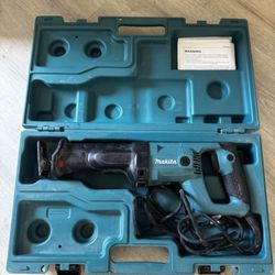 Makita Reciprocating Saw Saw