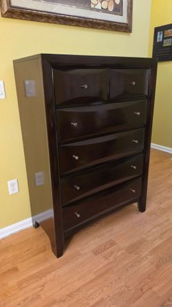 Clean and Nice Brown 6-Drawer Tall Dresser.