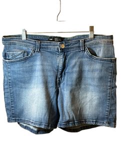 Women’s League Shorts, Size 16