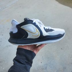 Nike Low 5Tb White Black And Gold                          Size 10 Men