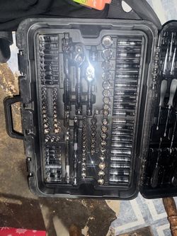 Mechanic special bundle  Pittsburgh  301 piece  Duralast 2 1/2 ton hydraulic jumper cable and all in one  bateeey tool set