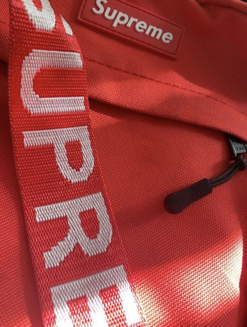 Supreme crossbag