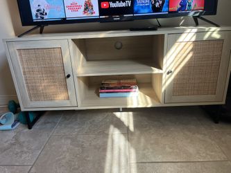 TV Stand 