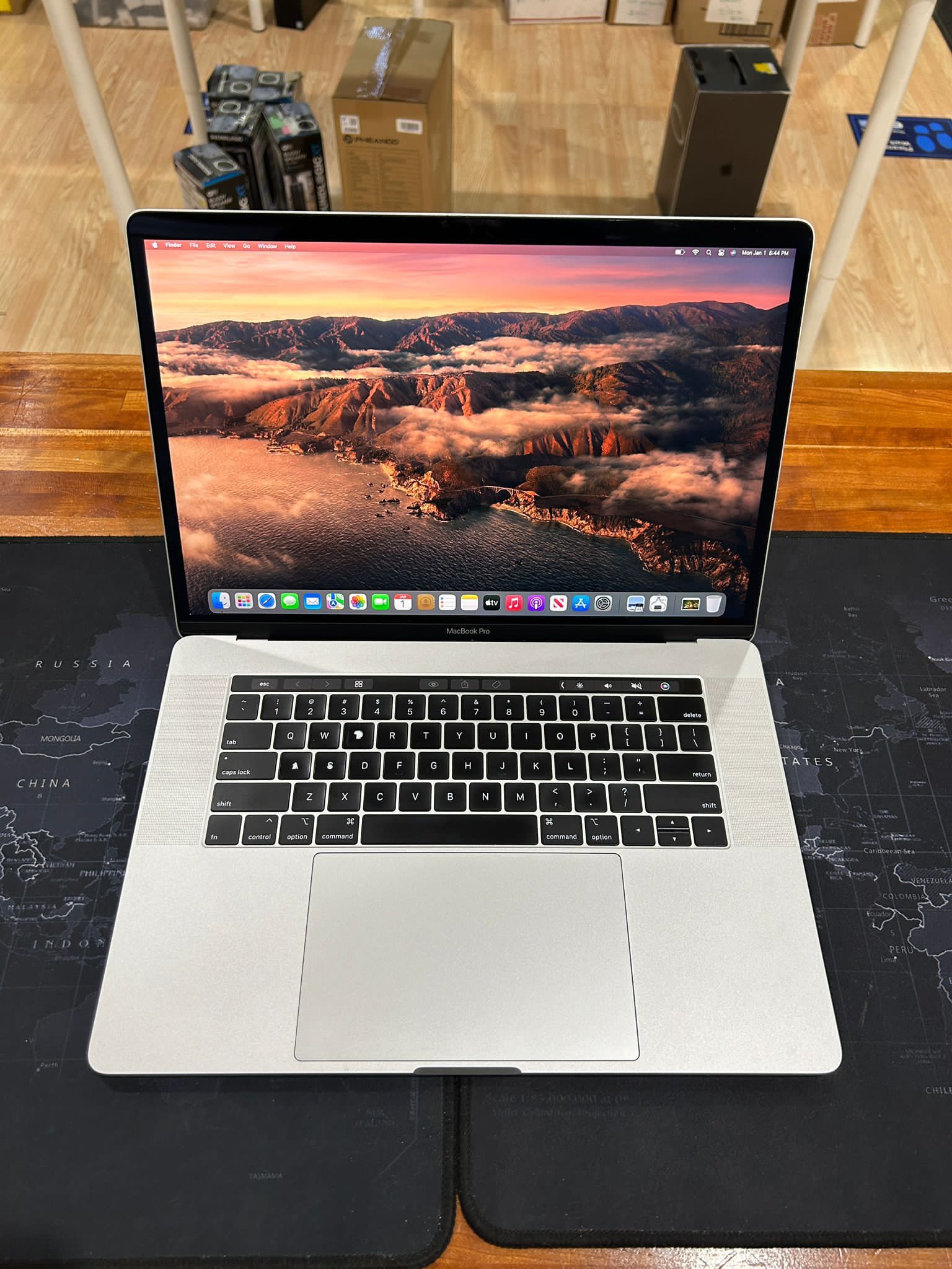 Apple MacBook Pro 15” Core i7 32GB RAM 1TB SSD TouchBar