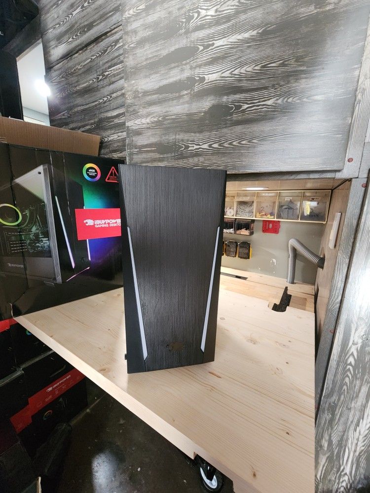 IBUYPOWER Computer Cases.