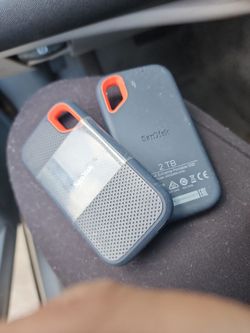 SanDisk Extreme Portable SSD 2TB – Lot of 2