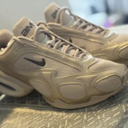 Women's Size 10 Nike Air Max Muse Desert 